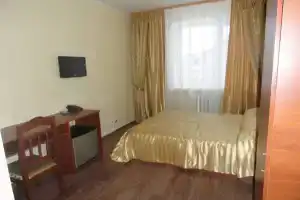 Hotel «Berloga», Губкинский