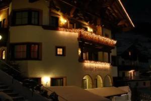 Hotel «Felsenstüberl», Зёльден