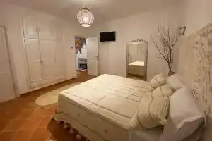 Villa Calma, Мидоун