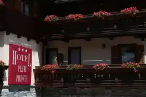 Hotel «Petit Prince», Шамполюк