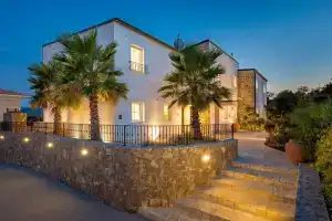 Stunning Home in Kornic With Outdoor Swimming Pool, Wifi and 3 Bedrooms, Kornić
