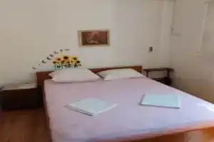 Lovely 1-bed Apartment 4 Antica Komiža, Комижа