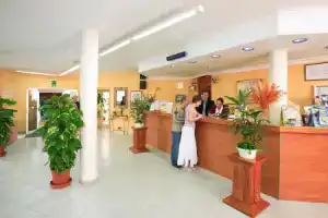 Hotel «Malibu Park», Адехе