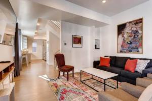 The Highland Square Experience Lohi Townhome With Hot Tub, Денвер