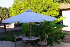 Tölgyfakuckó apartman, Байя