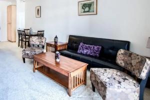 Eve K. Suites, Лос-Анджелес