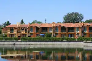 Apartment in Albarella Near Beach & Activities, Альбарелла