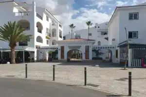 Отель «Pueblo Torviscas», Адехе
