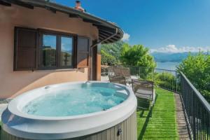 Villa Castello by Rent all Como, Ардженьо