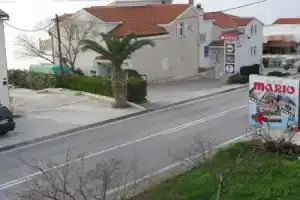 Villa Mario, Подстрана