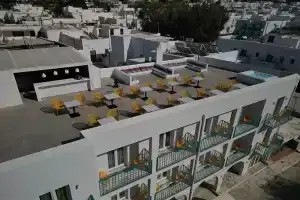 Play Paros, a member of Brown Hotels, Парикия