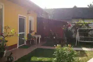 Zch Klra Utcai Apartman, Вишеград