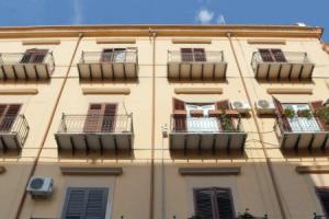 b&b White, Палермо