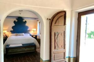 An Ancient Convento in Tuscany now With Pool for a Great Holiday, Питильяно