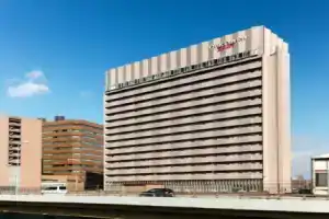 Отель «Courtyard by Marriott Shin-Osaka Station», Осака