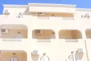 Fira Calm Hotel, Фиростефани