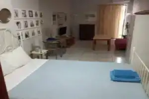 Awesome studio, 5 mins to beach, cafe, old town, Ретимно