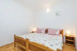 Beautiful Apartment in Senj With 2 Bedrooms and Wifi, Сень