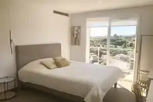 Twenty Rent, Сен-Лоран-дю-Вар