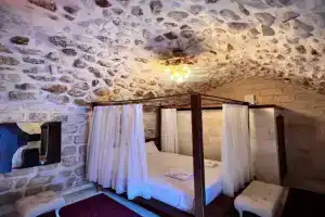 Şahmeran Otel Cafe Restoran, Мидьят