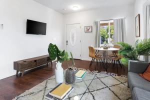 4BR Bungalow in Echo Park, Лос-Анджелес