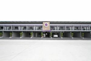 Мотель «Eazy B.a.n.g.n.a», Банг Пхли