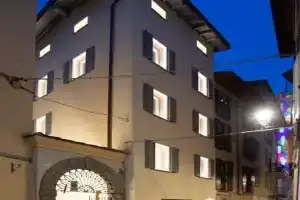 Le Torri, Ловере
