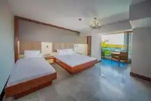 Ivy Sailing Resort, Айвалык
