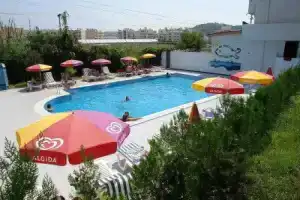 Hotel «Antik», Авсаллар