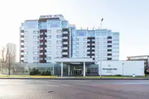 Riga Islande Hotel With Free Parking, Рига