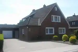 Ferienwohnung Bruns 15028, Лер
