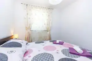 Stunning Home in Crikvenica With Wifi and 2 Bedrooms, Цриквеница