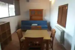villino 4 posti letto con cucina a 30mt dal mare, Лидо-ди-Остия