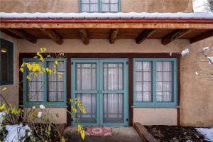 Historic Garden Retreat by Kokopelli Property Management, Санта-Фе