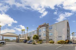 Отель «Comfort Suites at Tucson Mall», Тусон