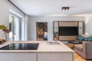 Modern flat in Merano with outdoor shower, Мерано