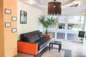 Smile Hotels, Вардане