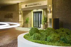 Отель «DoubleTree by Hilton Historic Savannah», Саванна