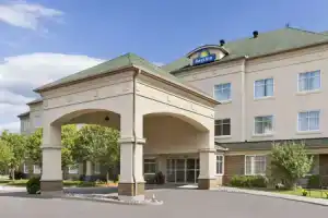 Days Inn by Wyndham Ottawa Airport, Оттава