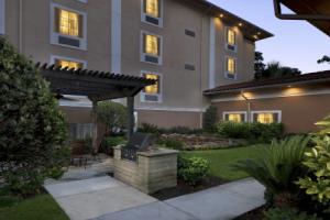 Отель «TownePlace Suites Houston Intercontinental Airport», Хьюстон