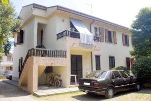 Seaside Apartment near Rosolina Mare with Air Conditioning, Розолина-Маре