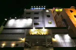 Hotel «Atlantis Higashi Osaka (Adult Only)», Осака