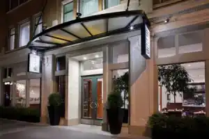 Hotel «Rialto», Виктория