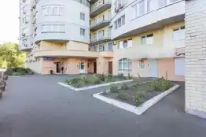 Cozy one-bedroom apartment on the left bank, Киев