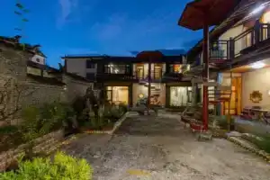 Myhill · One City Wind and Snow Viewing Inn, Лицзян