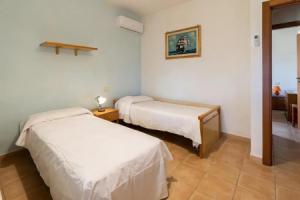 Beautiful house with sea view and amazing garden, Santa Maria