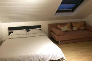 Apartment with One Bedroom in Neuchâtel, with Wifi - 2 Km From the Beach, Нёвшатель
