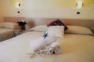 Lalla and Villa Orly Hotel, Чезенатико