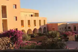 Hotel «Village Suvaki», Пантелерия