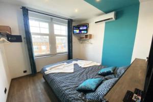 Capsule Gaming balnéo & billard & babyfoot & sauna 2 chambres, Валансьен